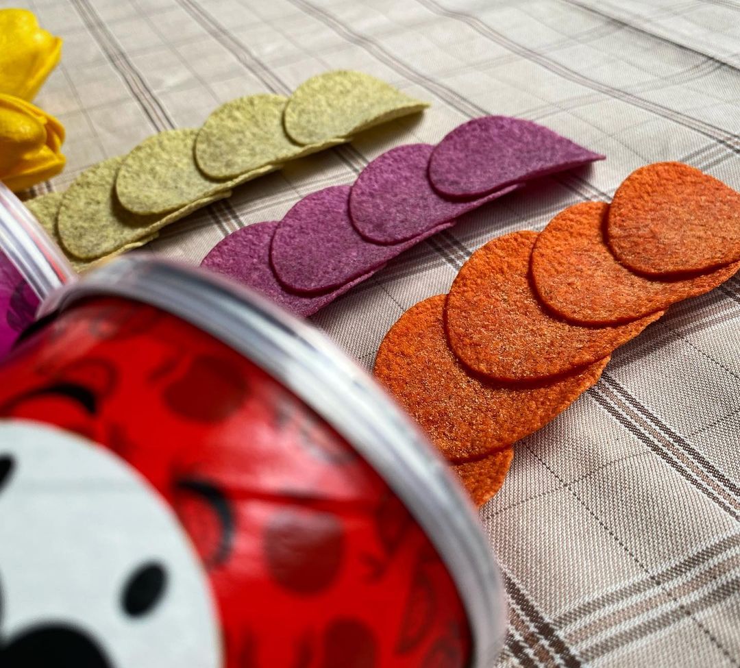 Introducing the brand new flavors from Pringles - "Purple Sweet Potato & Sea Salt", "Rich Seaweed", and "Tomato & Mozzarella Cheese".