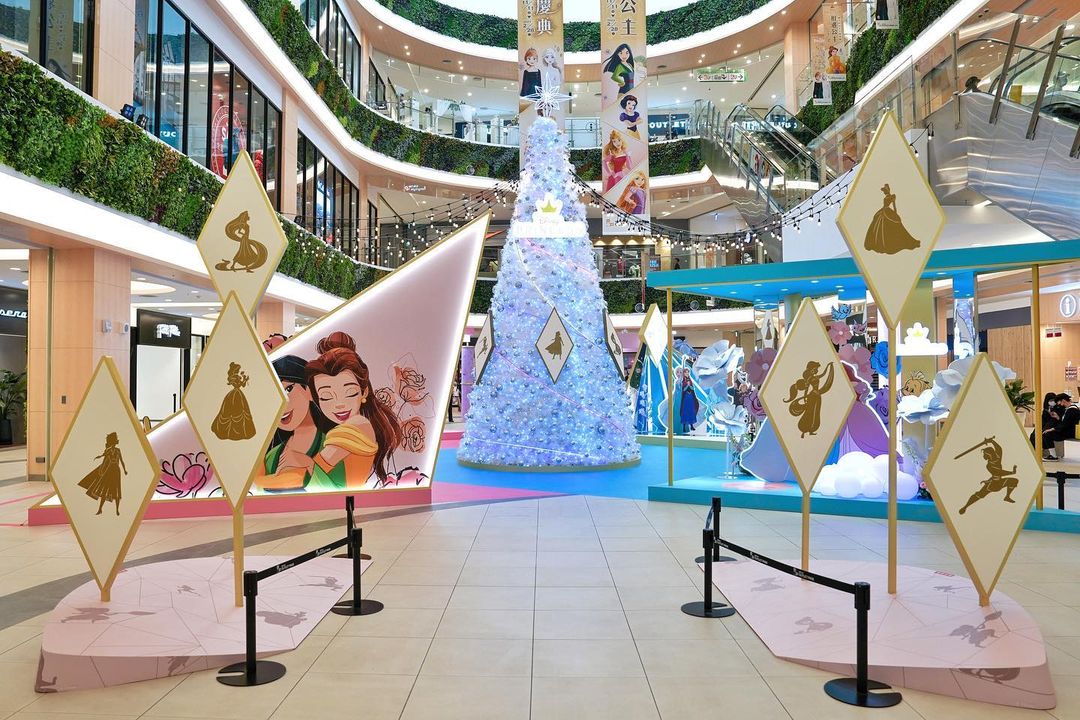 【Tainan】Disney Princesses Appear at Mitsui OUTLET! Lighting Up a "7-Meter High Christmas Tree", Snow White, Cinderella, and Elsa Accompany You to Celebrate Christmas