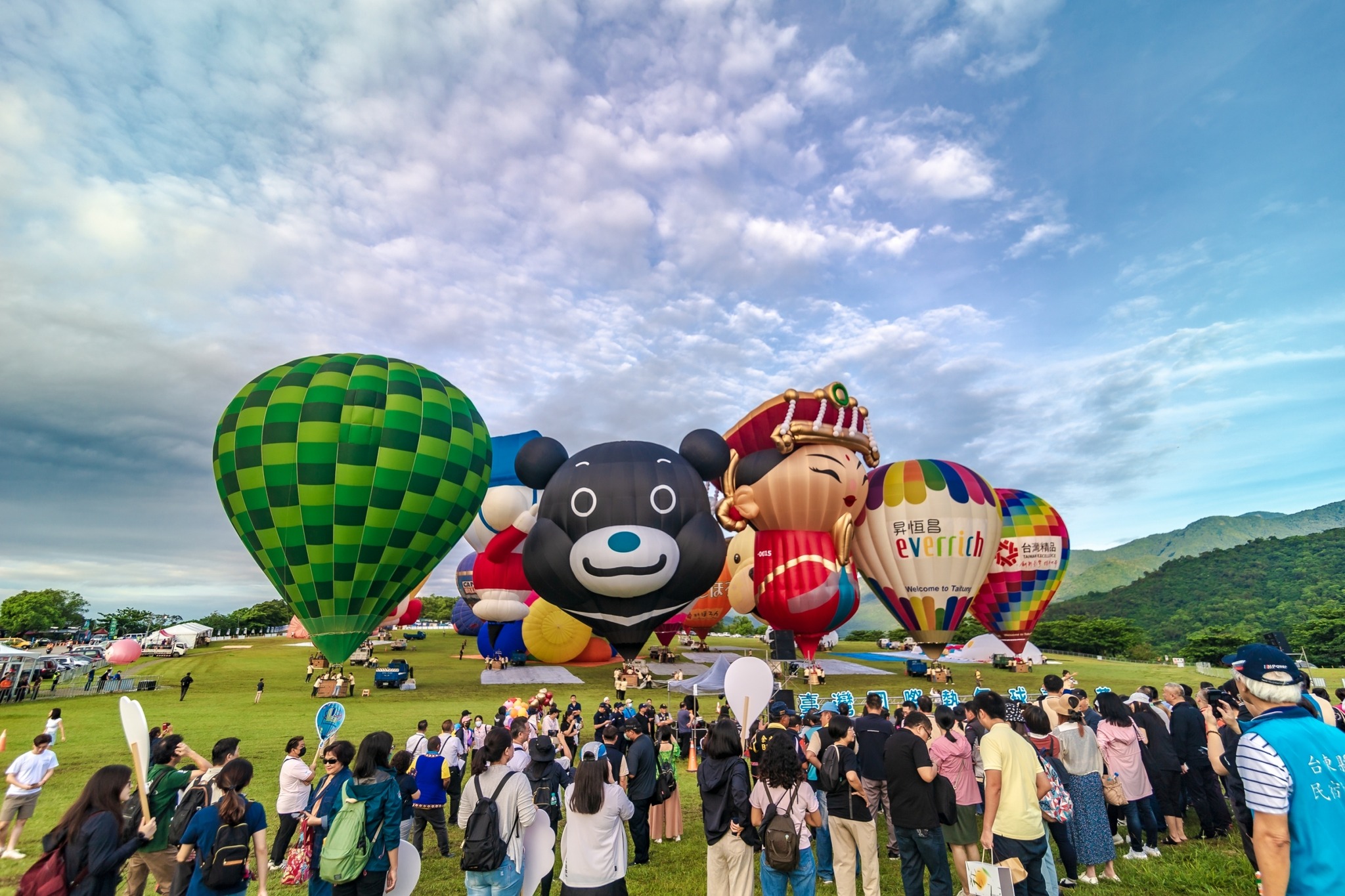 "Up, Up and Away in Taitung! The 2024 Taitung International Hot Air Balloon Festival is About to Kick Off. Get Ready for Drone Shows, Fireworks, and a Spectacular Light and Music Concert!"